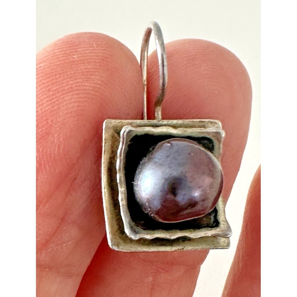 Silpada Sterling Silver Hammered Iridescent Dark Grey Pearl ONE Earring W1194